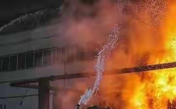 乌克兰确实厉害了，乌克兰已经能够远程轰炸莫斯科了，俄乌战争进入了互殴阶段，你得看