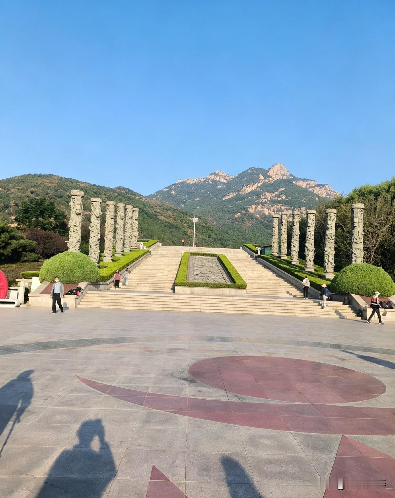 少年读《泰山极顶》，等了50年终于圆梦登泰山

中学时代读过杨朔的著名散文《泰山