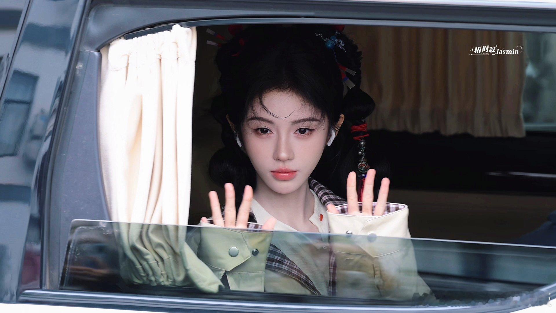 jjyjjy  jjy“世俗的恶言恶语泼不灭她那炙热的心 ”