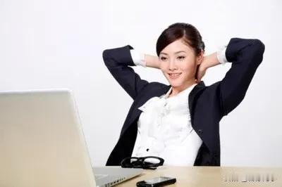 211女生500强裸辞干保洁，月薪从5000变7000，网友：大学白读了。大家认