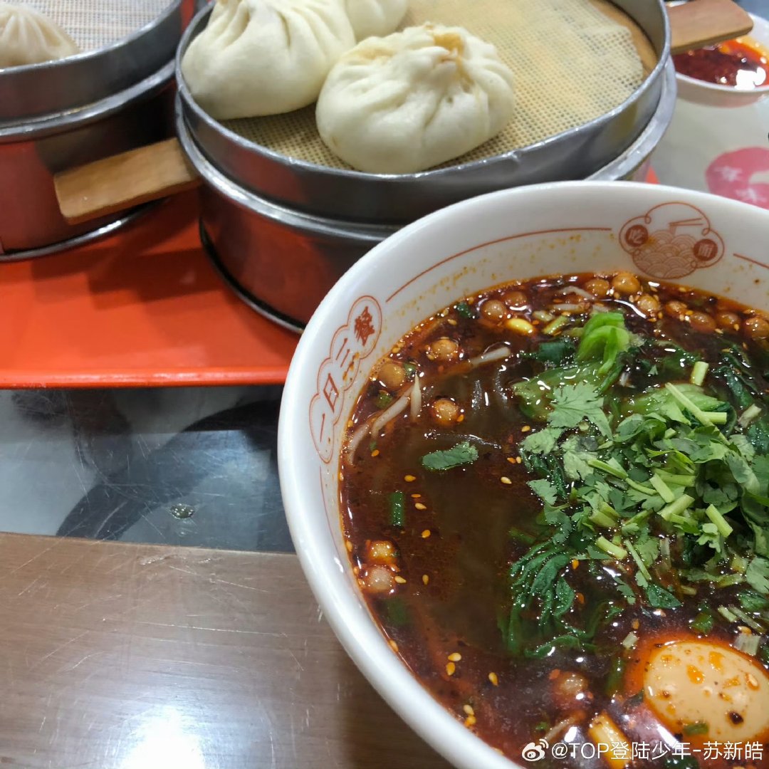 苏新皓氛围感照片 哇 苏新皓三种不同的氛围感照片 