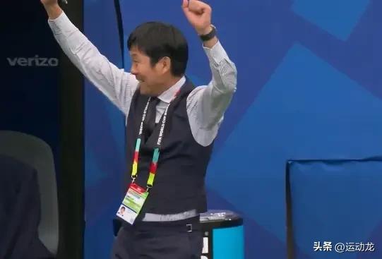半场日本队1-0领先五星巴西！
日本VS巴西1/16决赛，上半场比赛刚刚补水回来