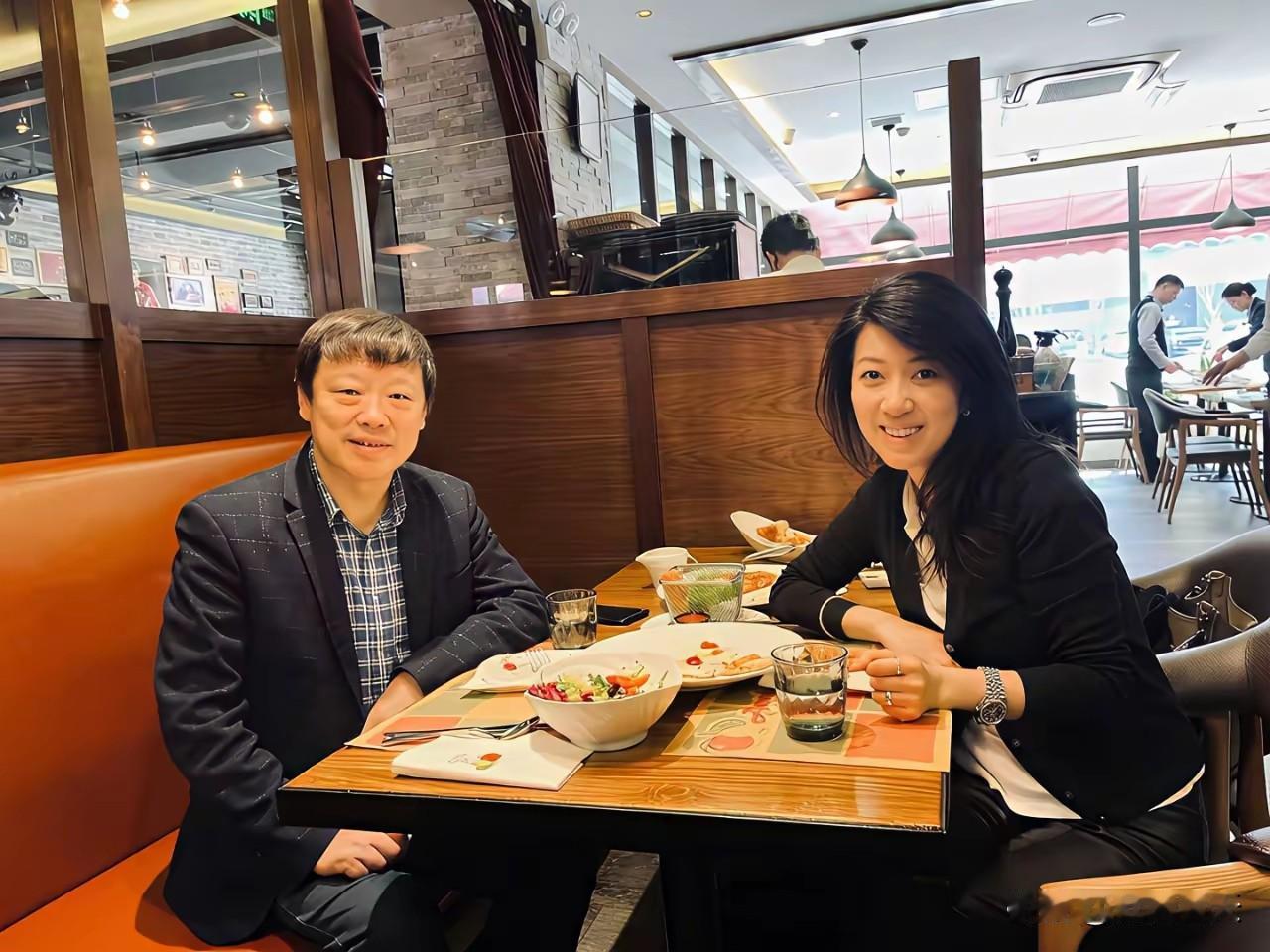 好多人根本就看不懂这篇文章。好多人可能误会老胡了。
从FBI披露的来看，这个方芳