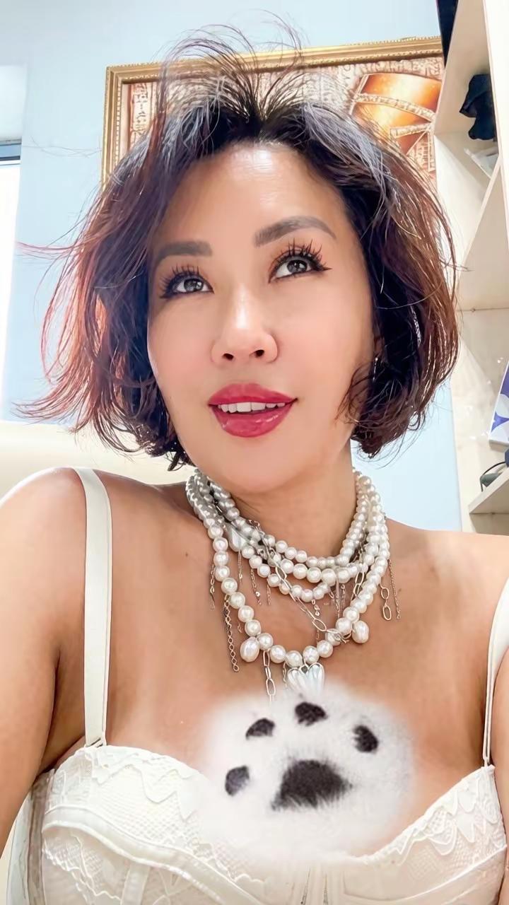 叫我黑妹。珍珠配女神 自信魅力穿搭 魅力女性气质穿搭 拿捏精緻感