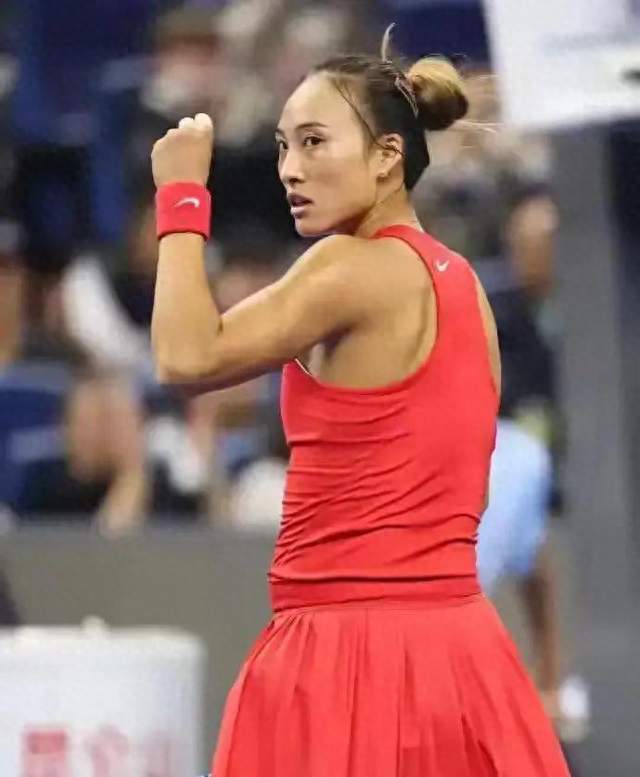 2-0！再创中国网球历史，郑钦文晋级中网女单决赛，豪取400万奖金