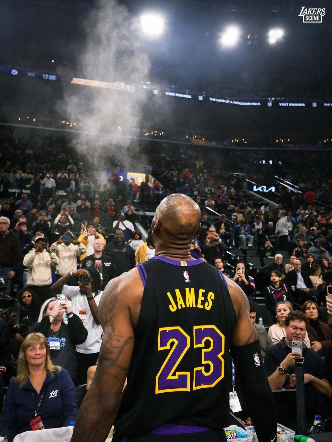 进入2026年以来，詹姆斯第四节总得分89分与马克西并列第一，第四节在场正负值+