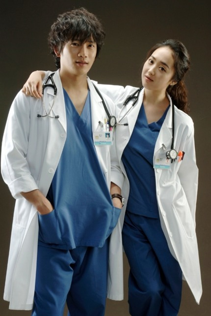 韩剧回顾 New Heart 昨天首播18周年主演：池晟、金玟廷、曹在显2007