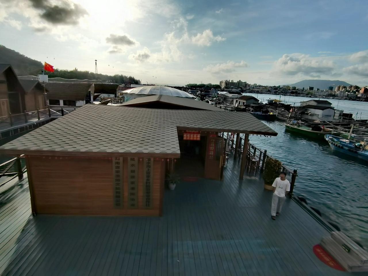 海上驿栈，
游客之家。
探访体验海南陵水黎族自治县海上生活。#探寻海南之美# #