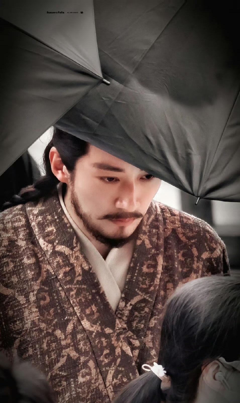 云冈石窟的刻痕，是拓跋濬未竟的大同梦。
烽火里安社稷，乱世中谋相融，他用一生守护