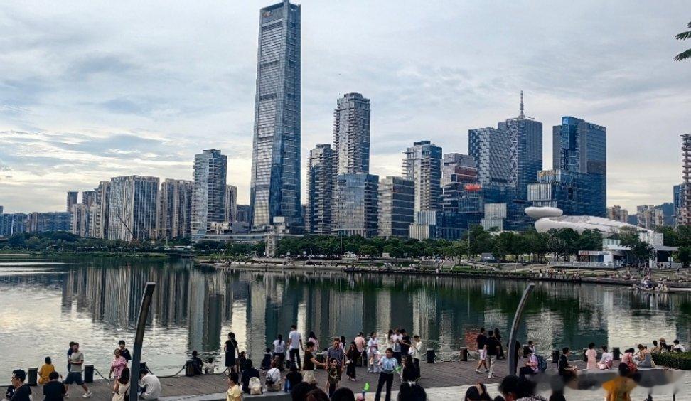 俄解除不明原因肺炎防疫措施 还是要慎重对待。想当年，我们付出了巨大代价来管控；现
