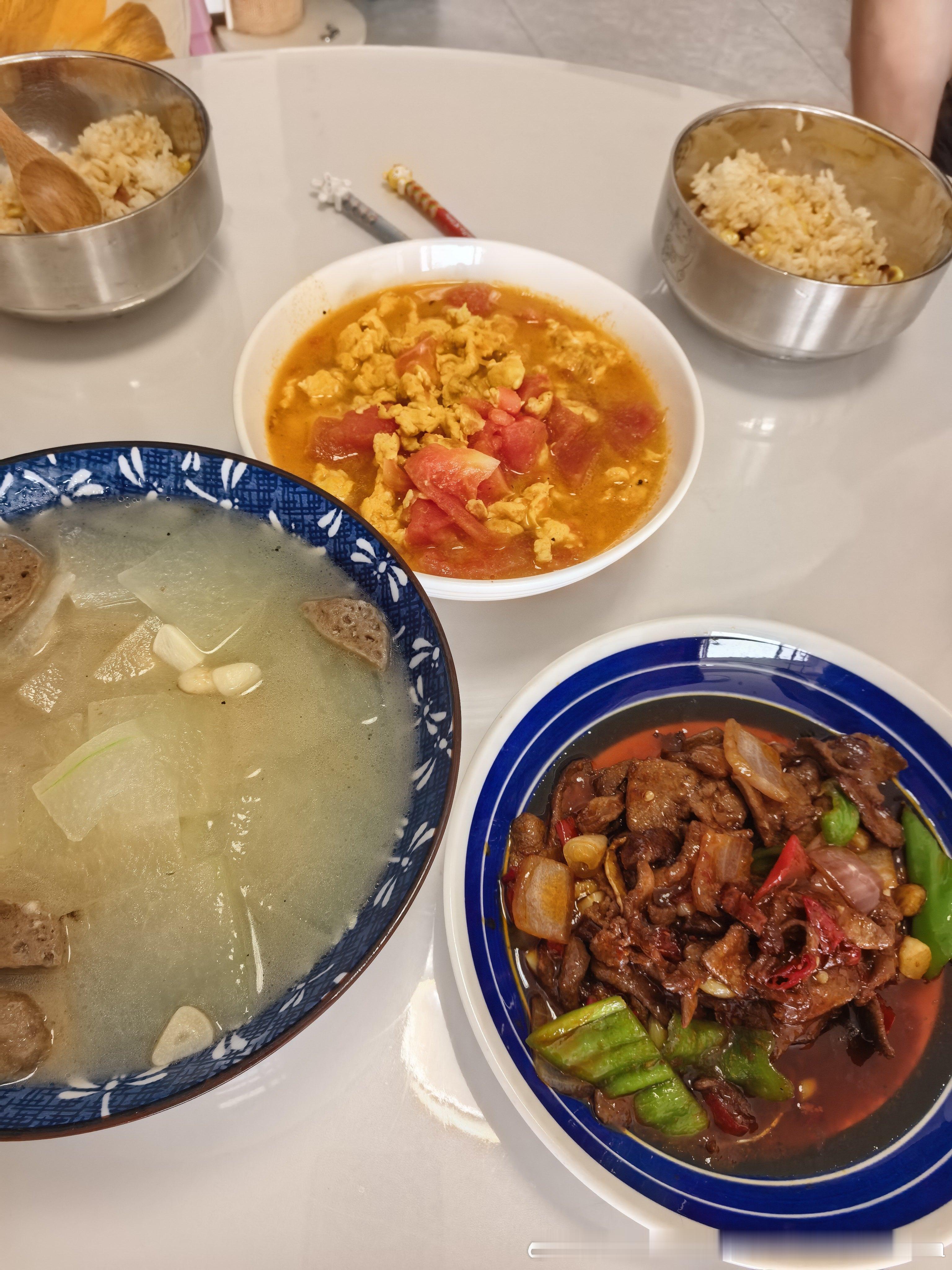 酱爆猪肝 番茄炒蛋 牛肉丸冬瓜汤 吃饭午饭要积极[超话] ​​​