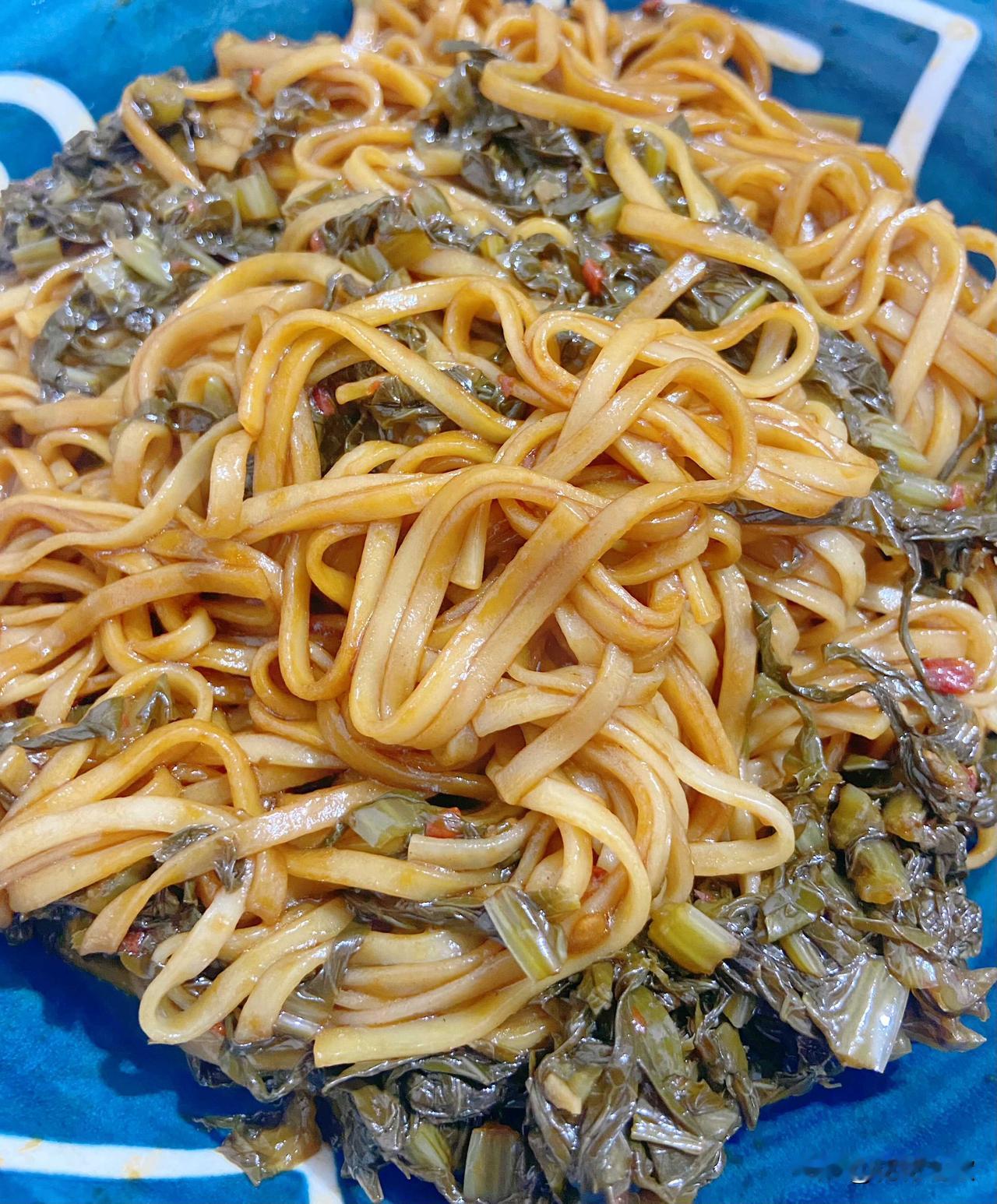 这个酸菜面的早餐，你猜，是什么时候吃的？

哈哈哈，一问这种问题，是不是就知道肯