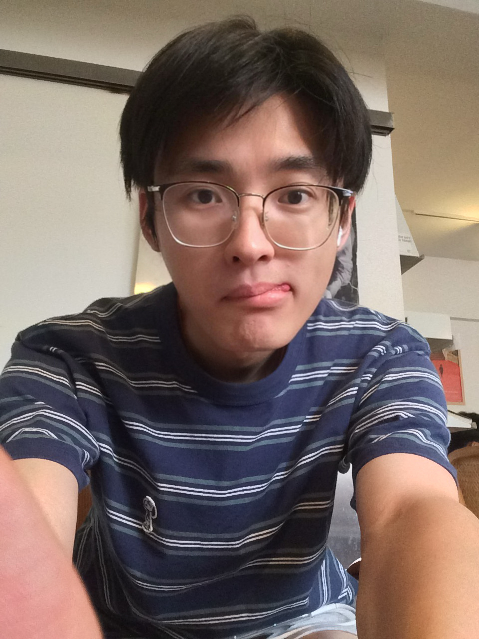若白师兄，我的草莓发卡. 