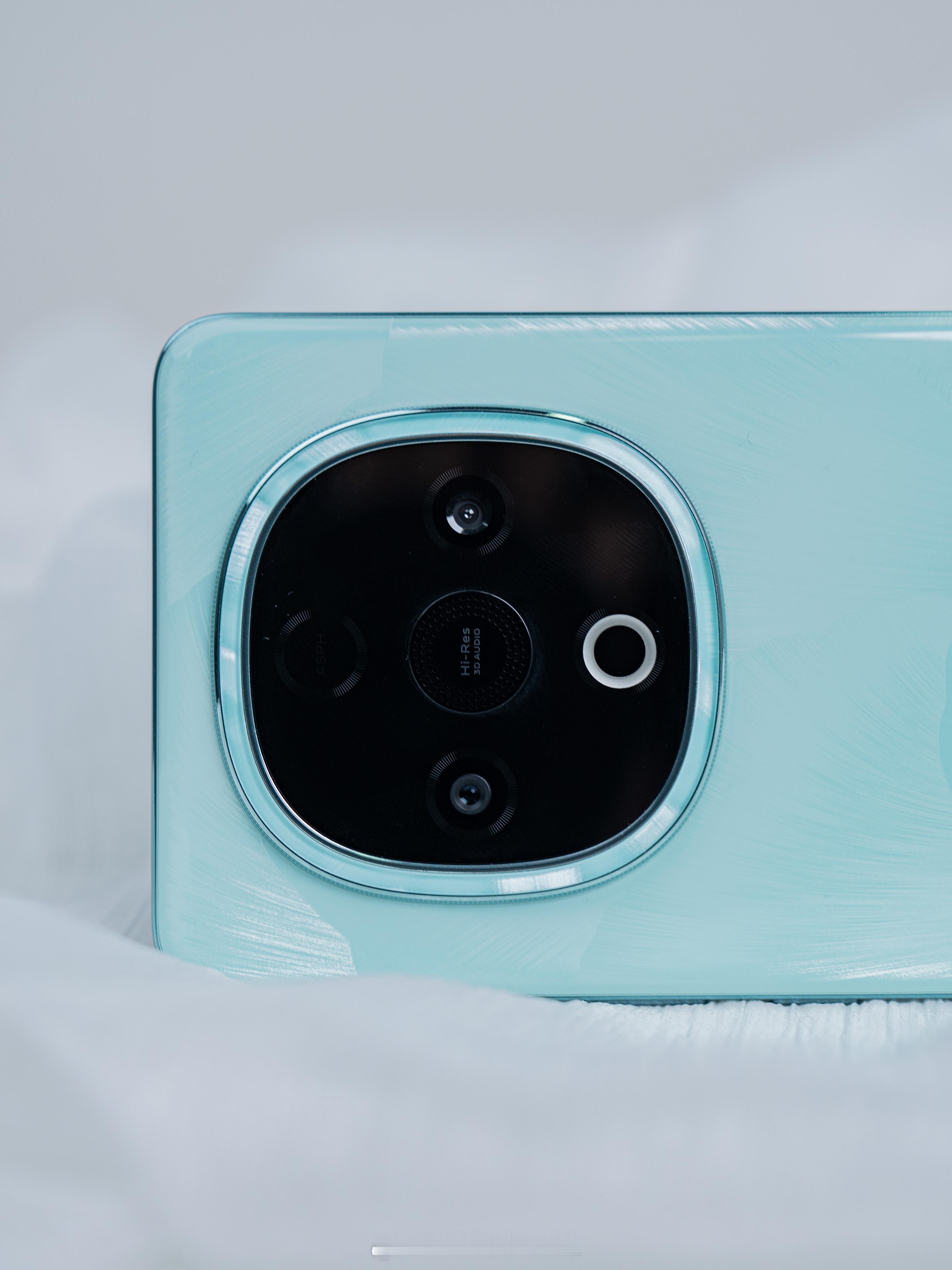 vivo Y300 「青松」图赏来了来了这个配色理念很有意思哦：放轻松～外放轻松