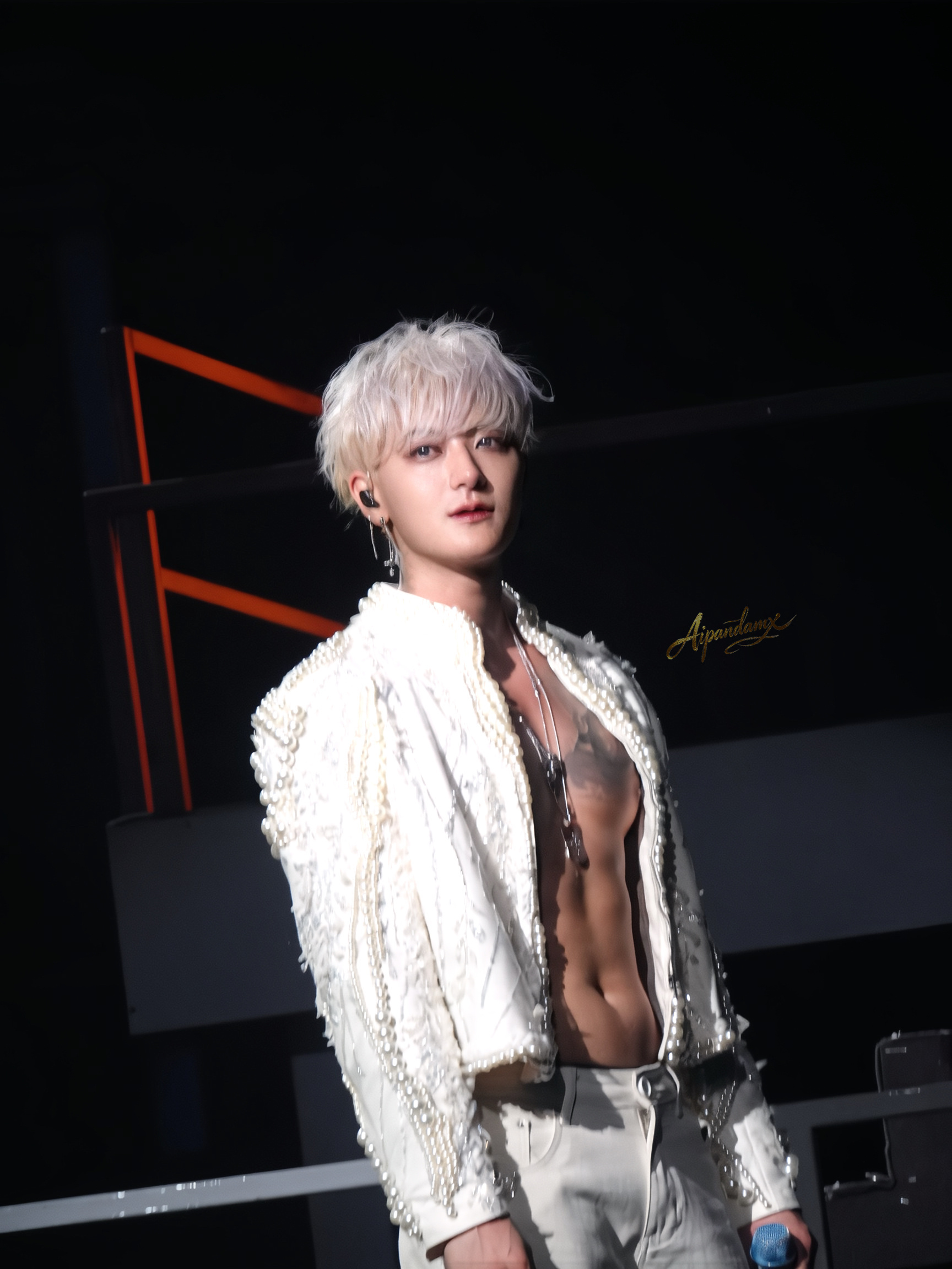 黄子韬演唱会黄子韬王鹤棣同台唱rap 各位今天睡不着了吧