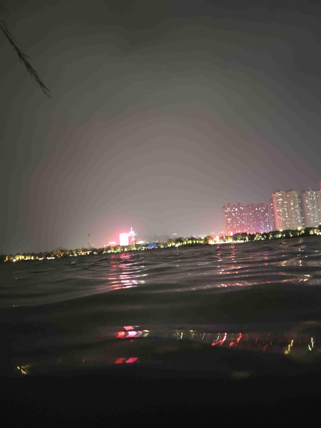 我的今日状态：💰期待暴富
我这里的天气：🌤️多云