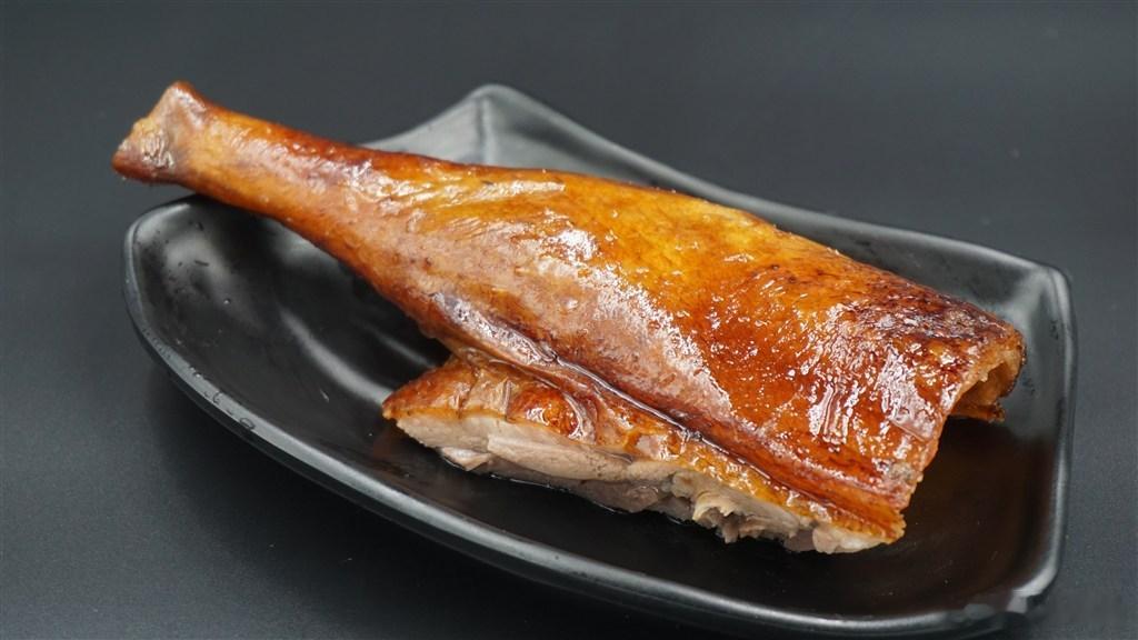 因为没吃过鸭腿鹅腿，所以问了一下AI，鹅腿多少钱一个？鸭腿多少钱一个？鹅腿和鸭腿