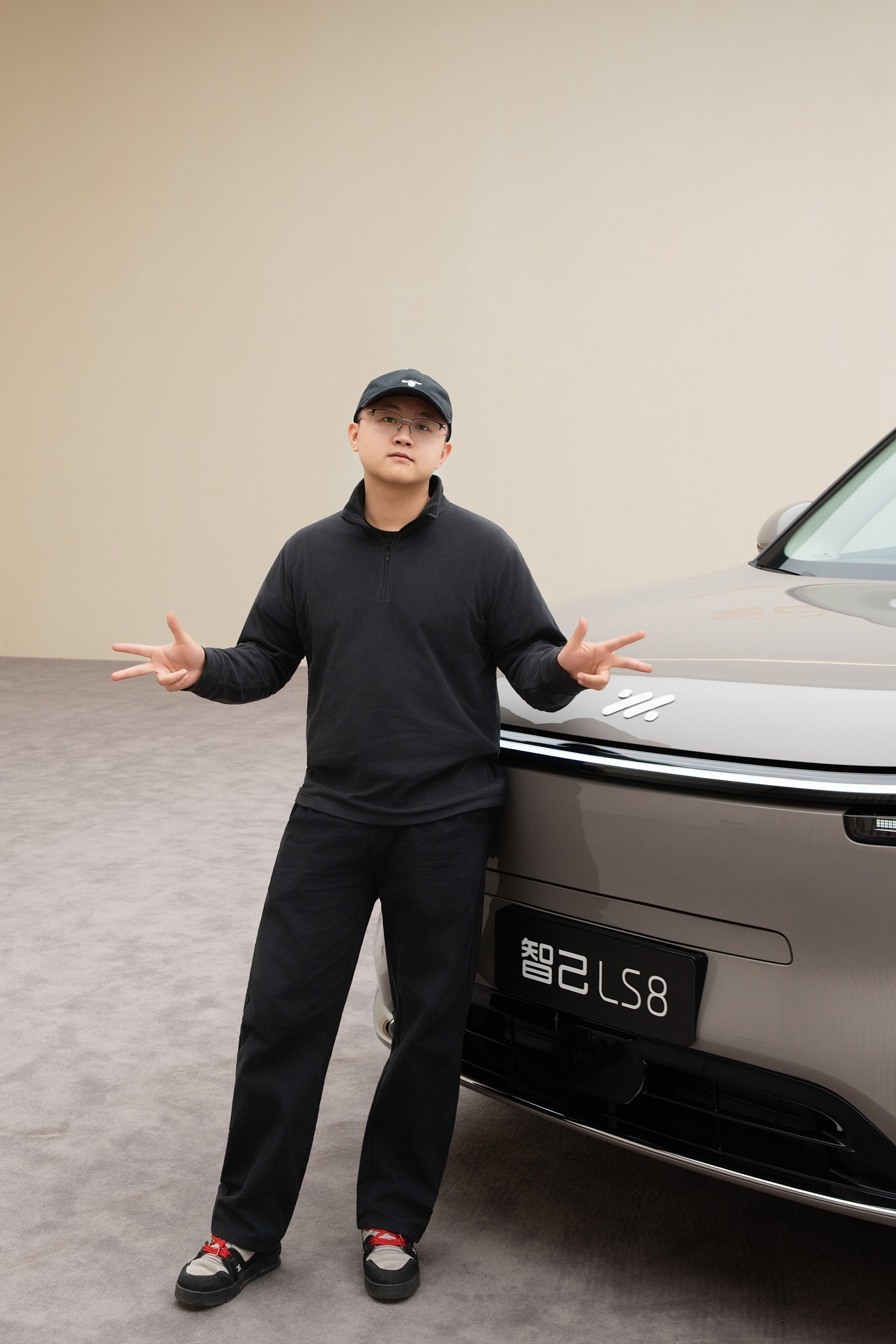 上汽今年最强SUV——智己LS8这是一台聪明又灵活的“胖子”“半圈及满圈”的转向