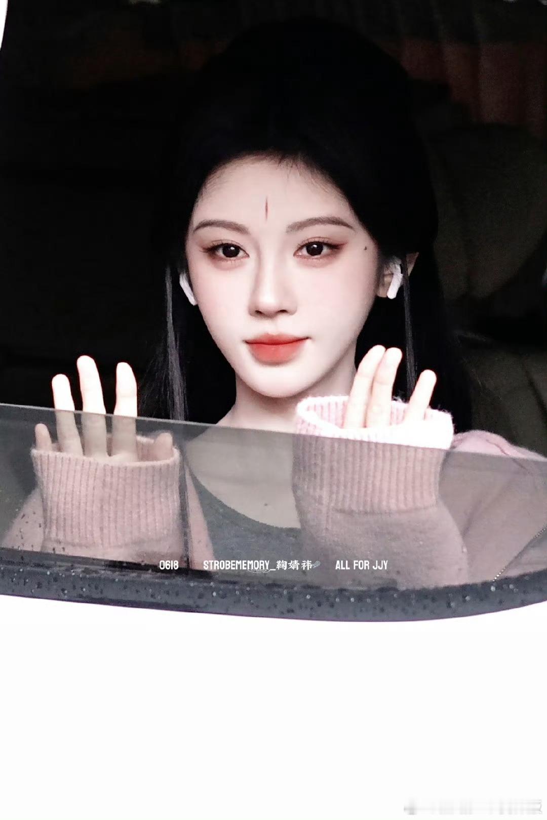 jjy 鞠婧祎露芜衣 jjy鞠婧祎姜黎非jjy鞠婧祎“耳机里单曲循环是她的歌 心