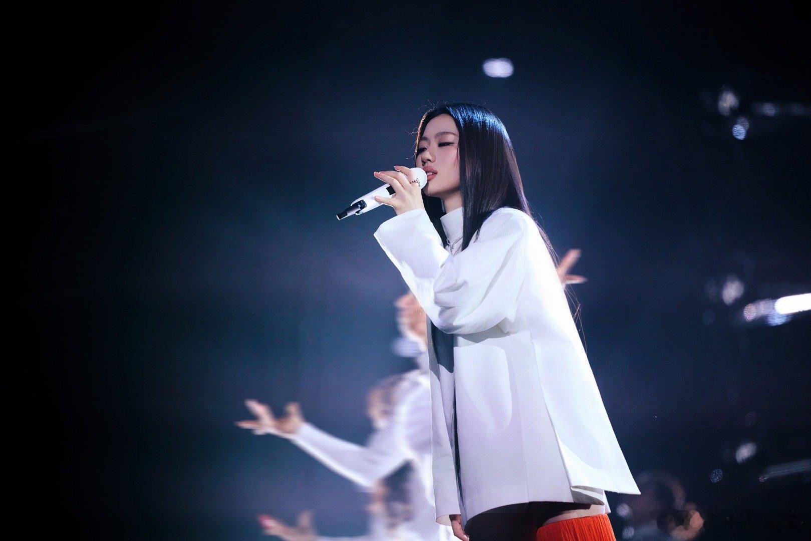 跨年就是跨完你的跨你的谁是2026跨年晚会天花板 跨年夜精彩根本看不过来！王俊凯