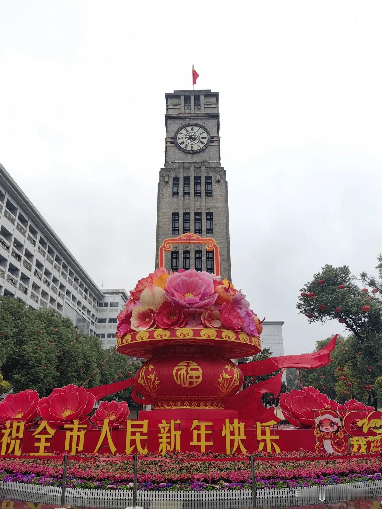 新年新挑战——乘高铁来宜宾CityWalk。宜宾第二日的路线如下：第一站是合江门