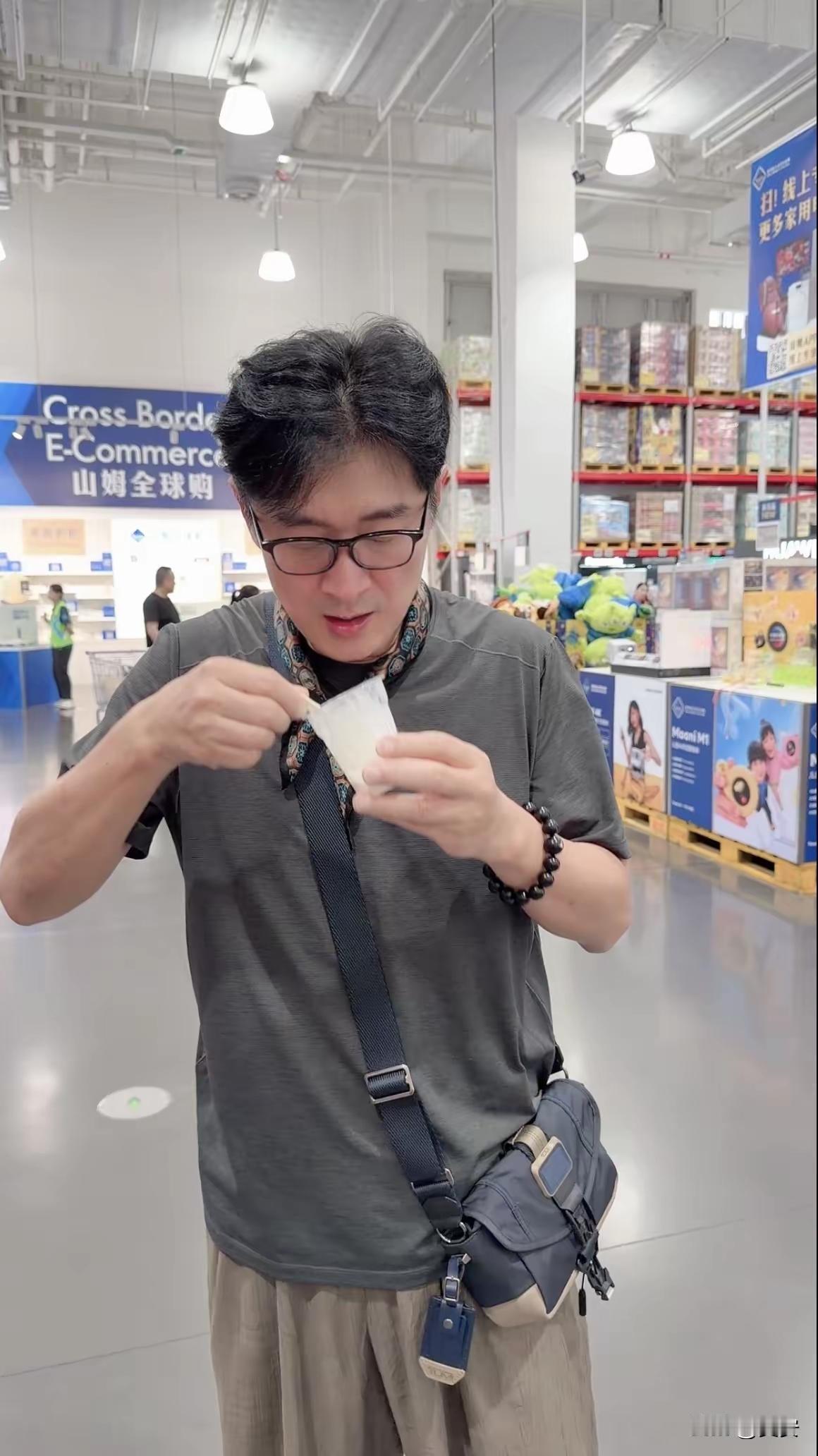 黄安
活得很通透超然自我，世间你我均应如此轮回，不负来人间，随性而清白!