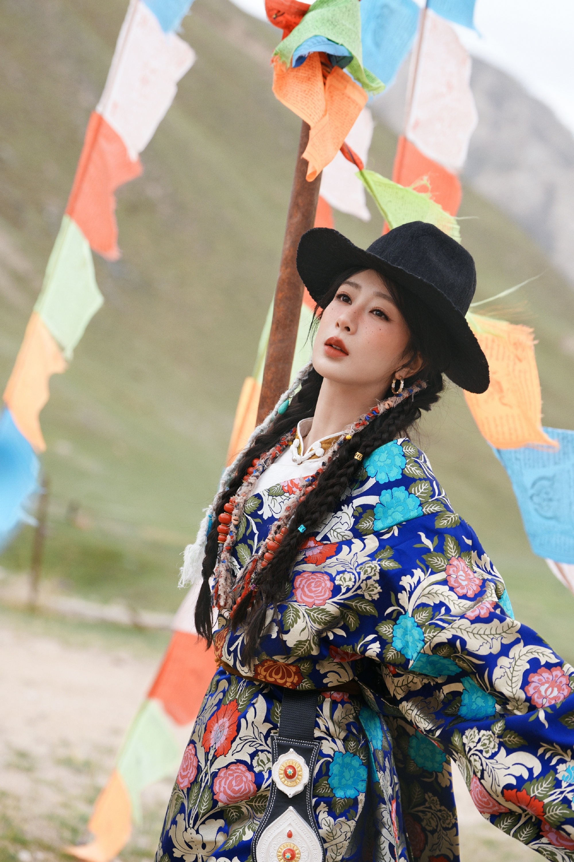 杨紫  yz杨紫董竹君yz杨紫玉兰花开君再来“爱与陪伴  我们一直在”【杨紫董竹