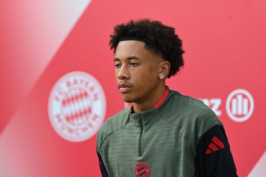 基亚拉因脚踝韧带撕裂将缺席本赛季剩余比赛。预计他将至少休战3个月。U17中后卫F