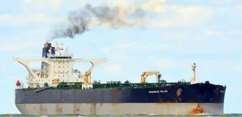 自从美国给印度发放临时豁免购买俄罗斯石油禁令以后，印度嘴上说印度购买俄罗斯石油不