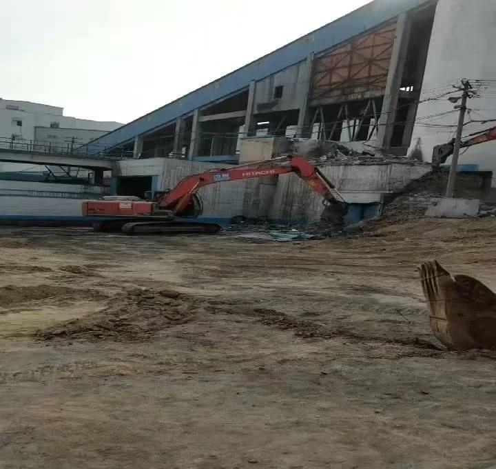 嘉峪关拆除施工队
最近听到好多人在聊“嘉峪关拆除施工队”，这个名字听起来好像有点