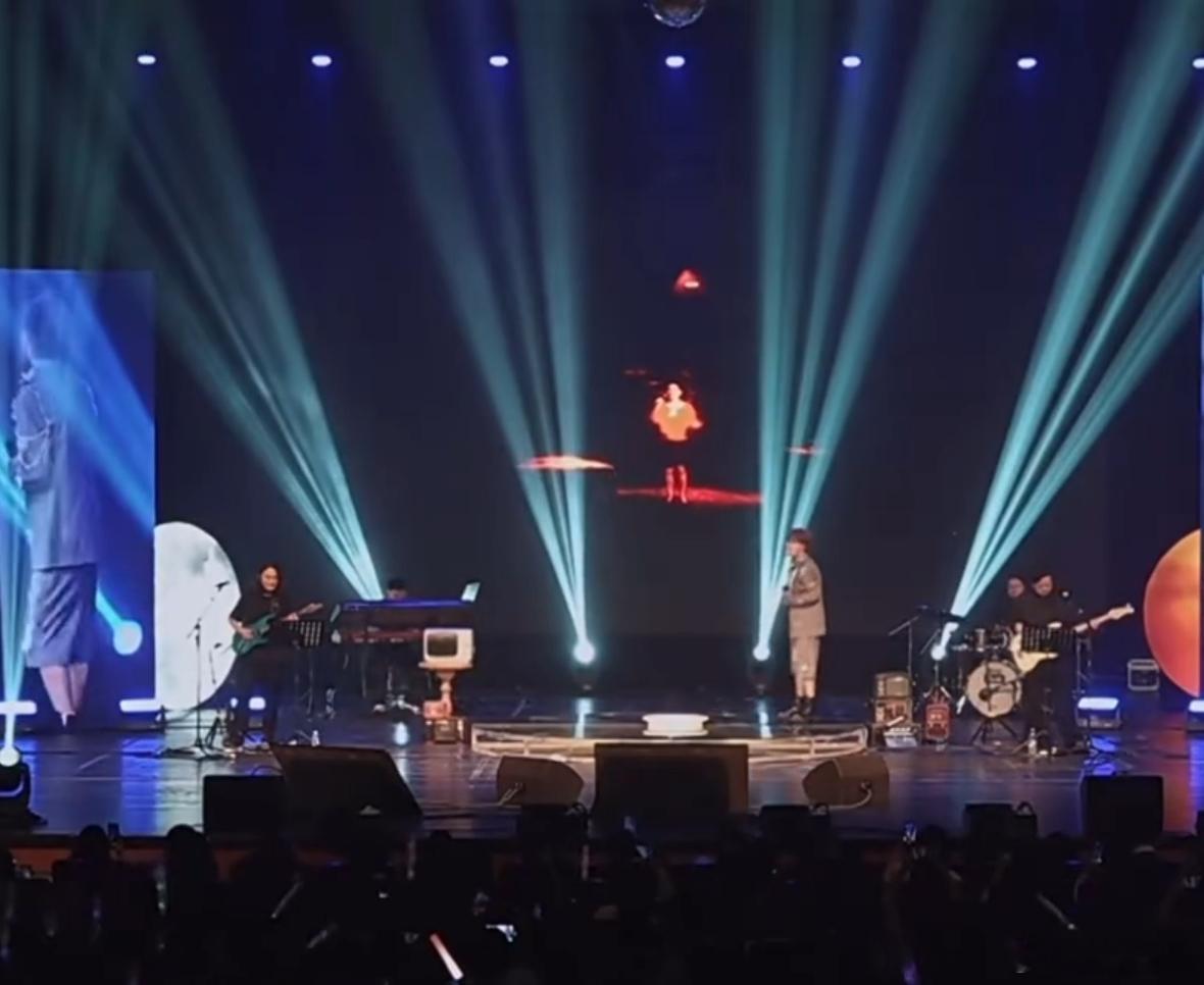 谢兴阳用AI复原了刘维妈妈 刘维真的好幸运，能有这么一群愿意为他费心准备惊喜的朋