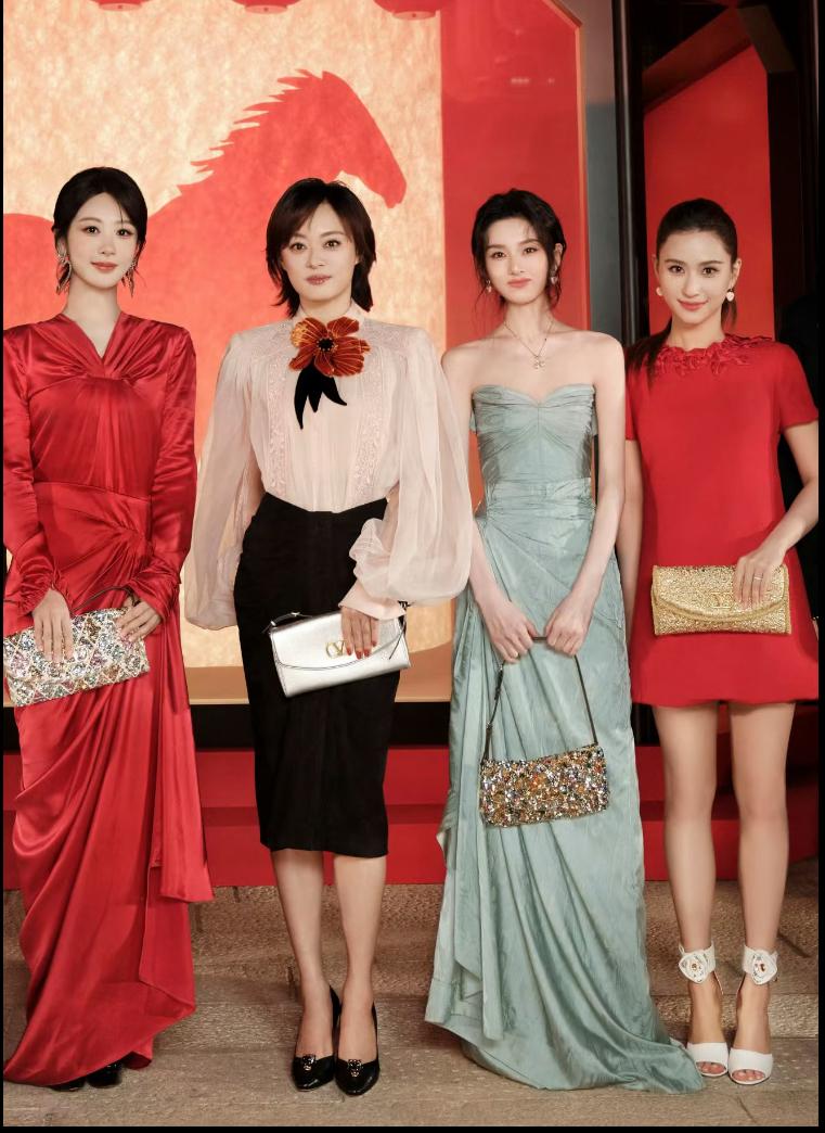 杨紫身高167cm，孙俪身高165cm，宋祖儿身高同样是165cm。
按理说，仨