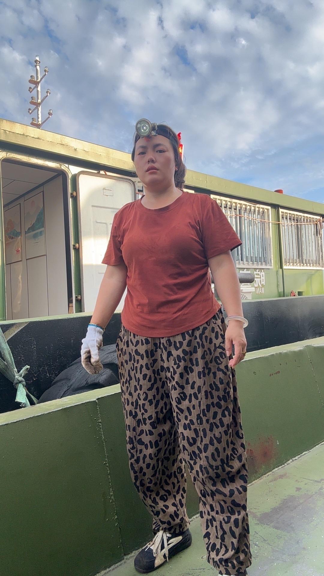 特马的如果在给老子一次机会绝不找胖子当老公，每次都让我钻人孔，他也知道...