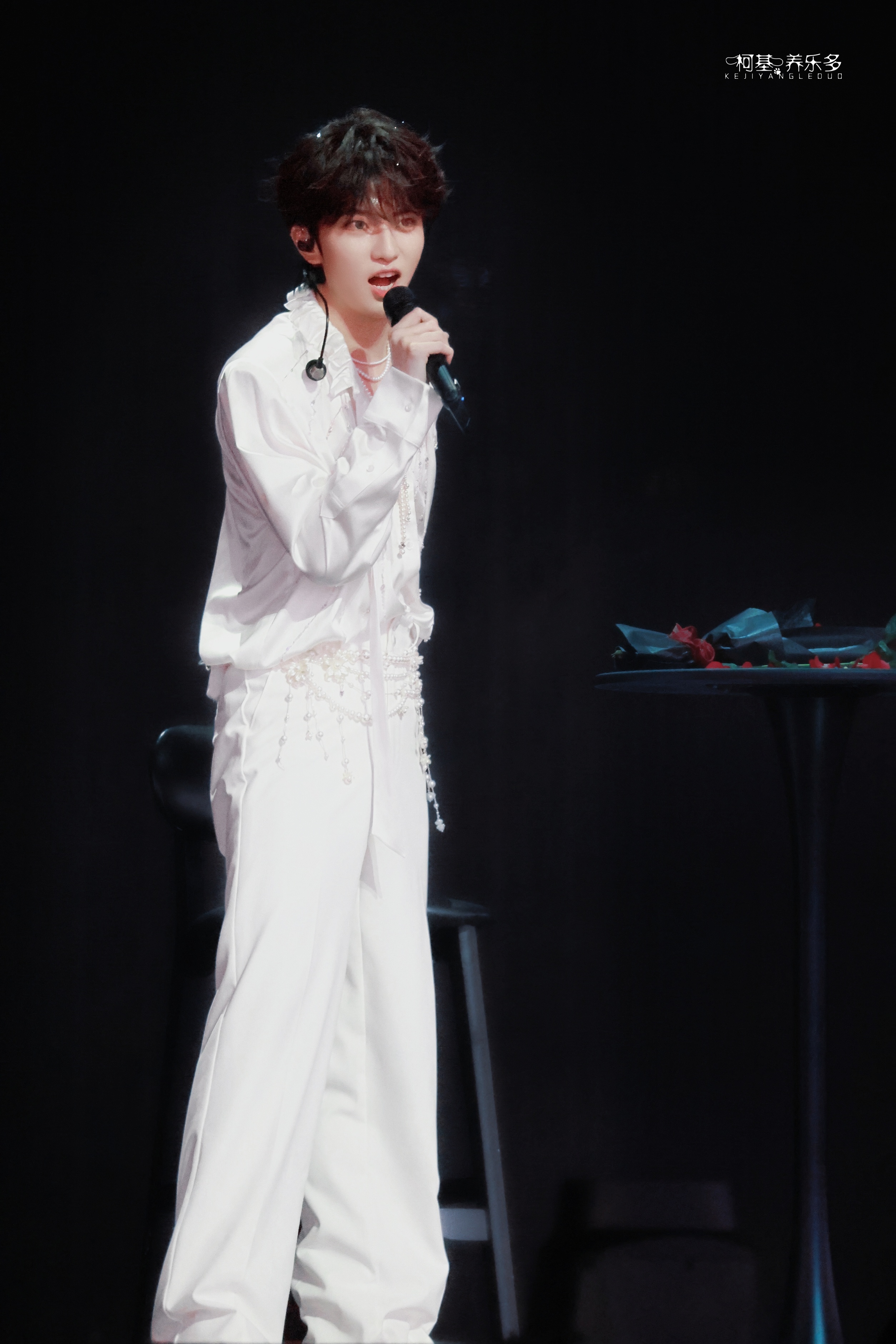 穆祉丞和你 一起 穆祉丞局部宇宙巡演 · 来超话实况热聊看演唱会 ·
