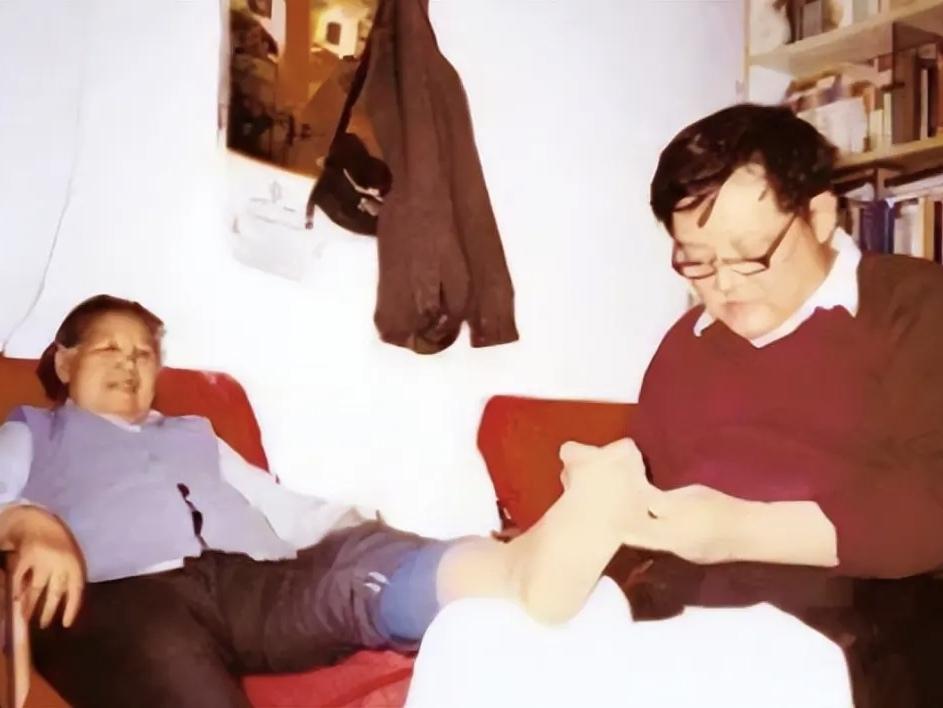 翟俊杰，不仅是个好导演，好丈夫，他还是个大孝子。

他对母亲的孝，不只是一句空话