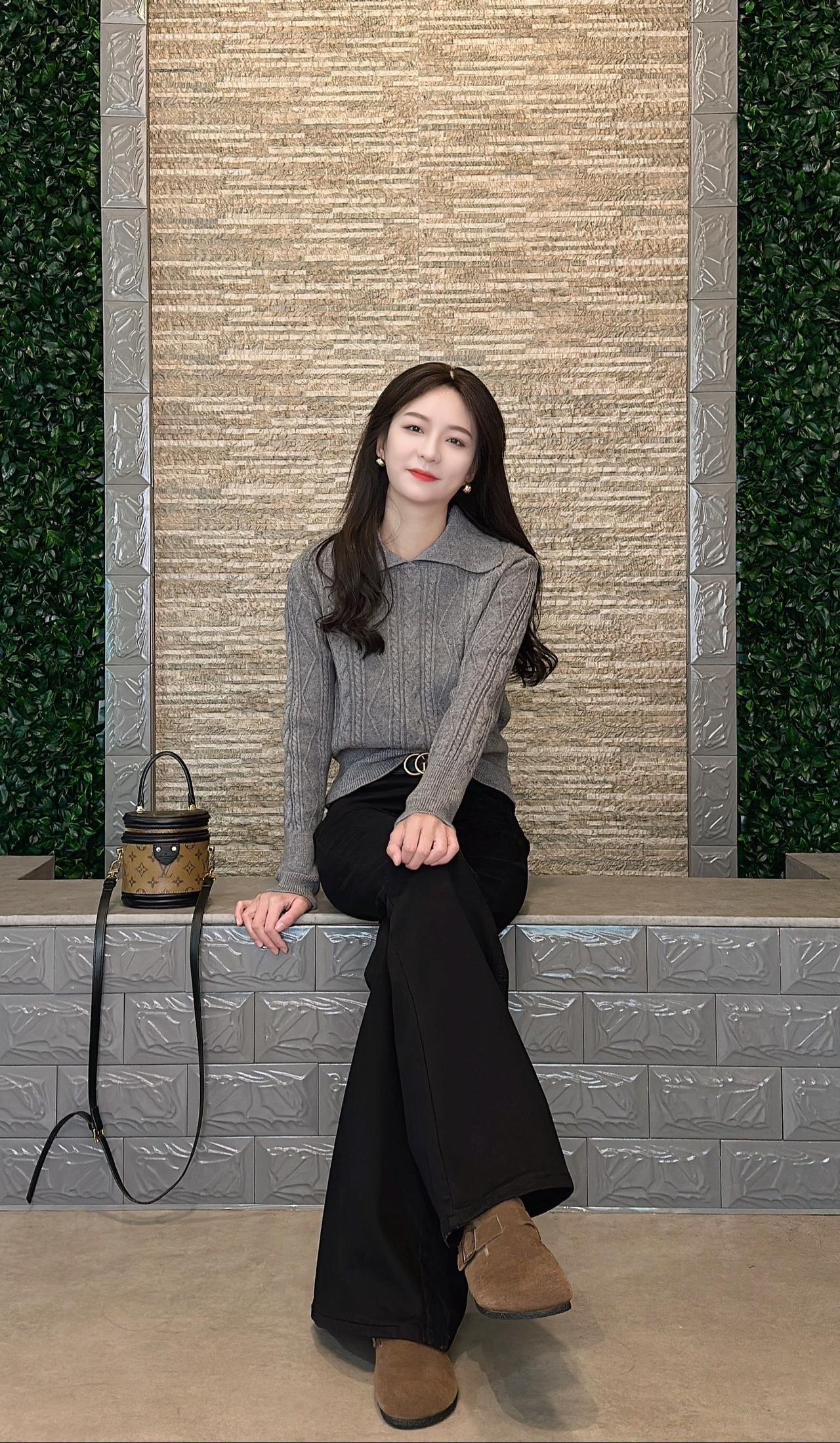 没有动态的日子 都在努力生活，发表动态的日子 都在热爱生活。针织衫 冬季穿搭 过