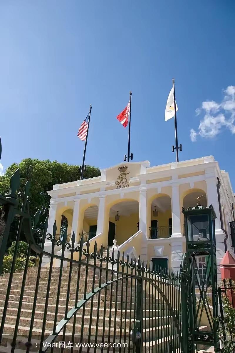 现在的丹麦比立陶宛都要狠，立陶宛为了投靠老美只得罪了东方大国和俄罗斯，丹麦为了格