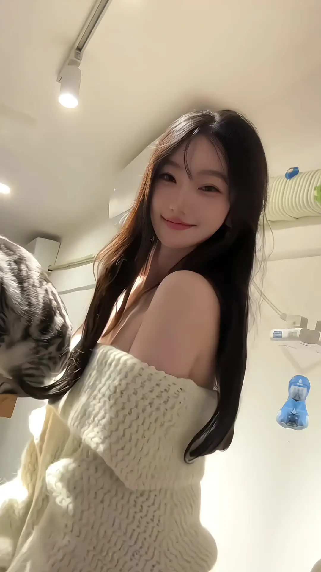 “你敢实名观看吗”氛围感