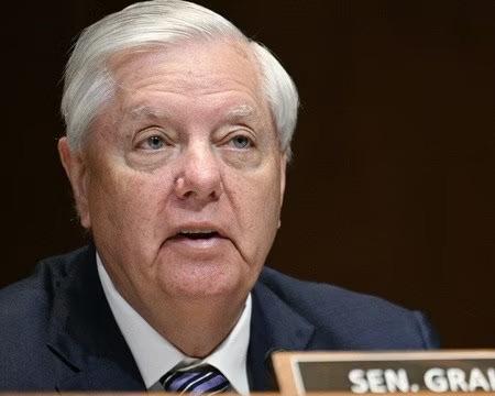 美国参议院通过对俄罗斯的制裁法案，对主要石油进口国征收100%的关税。

7月7