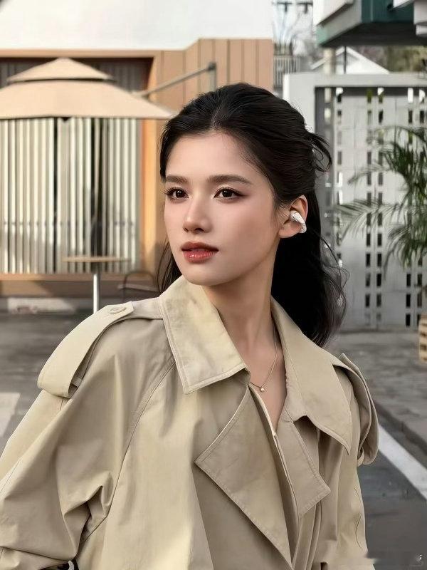 张婧仪四部待播剧520营业张婧仪四部待播剧520物料看着数量这么多的待播作品，忍
