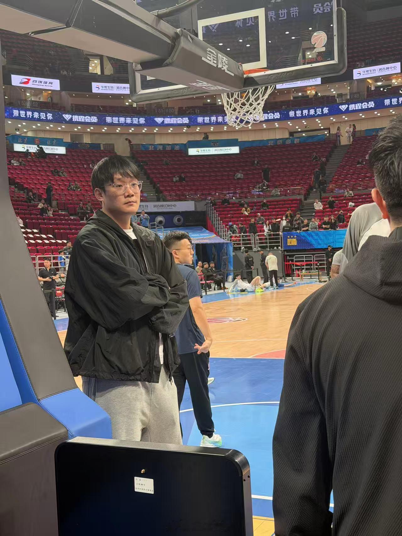 北京男篮vs上海男篮 看看谁来了？ 北京·五棵松