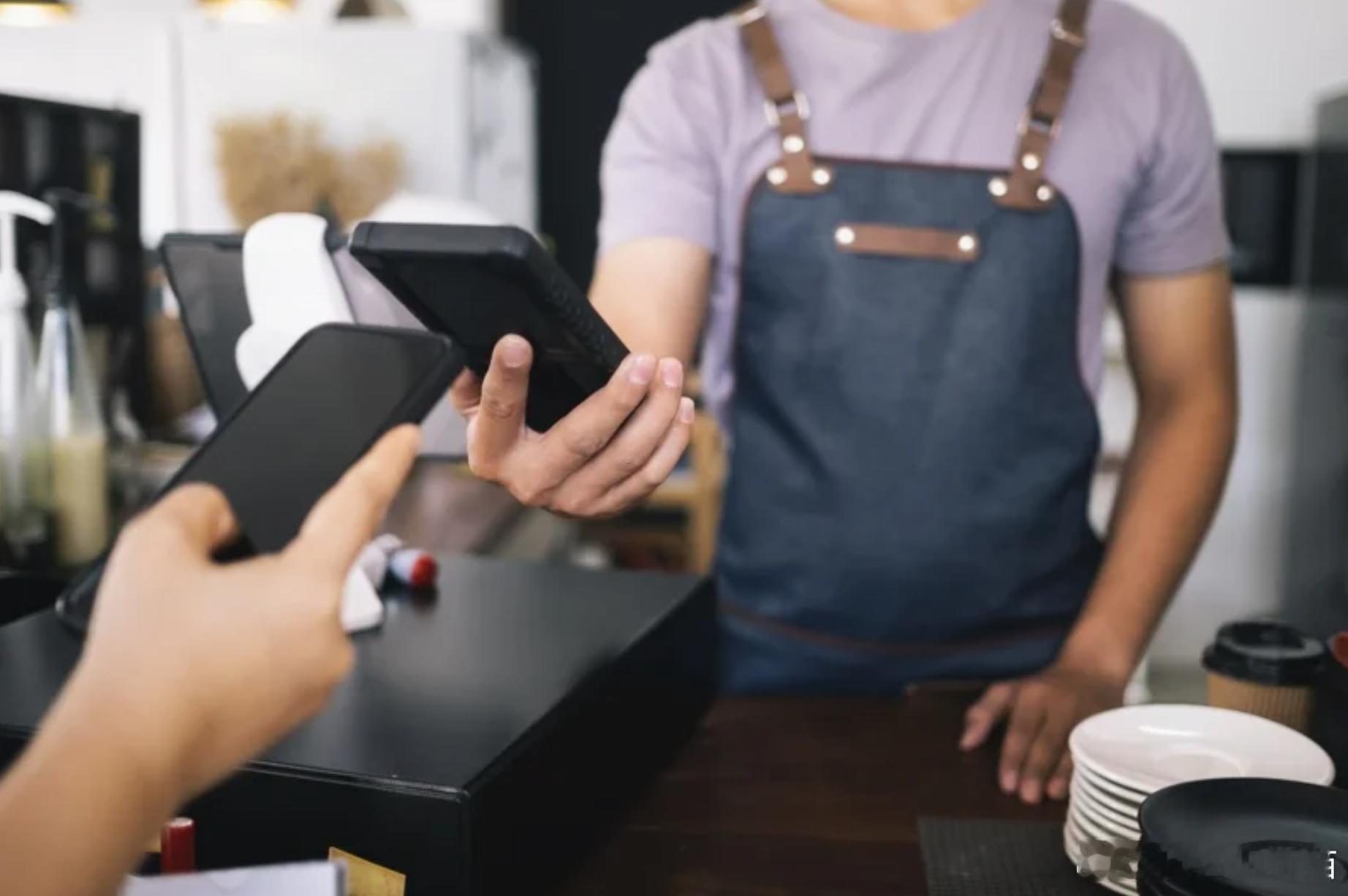 暗中加收“捐款”？墨尔本餐厅账单多出1澳元引争议海外新鲜事ai热点共创计划 澳大