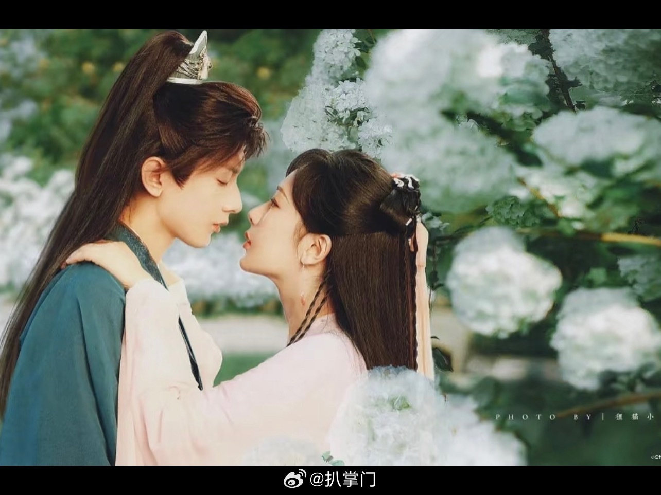 网传成毅杨紫即将二搭 没想到杨紫的新剧《玉兰花开君再来》的男主角，兜兜转转居然传