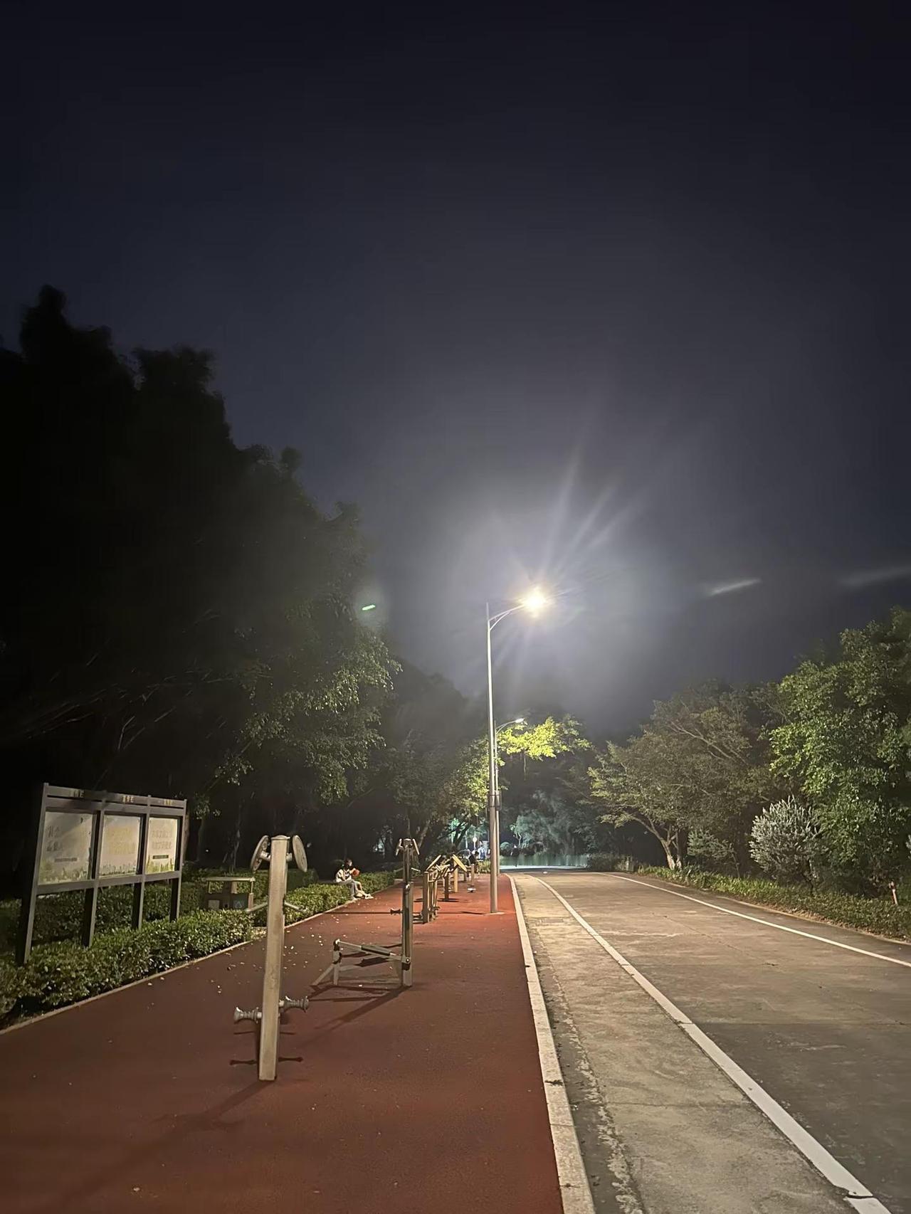 我天天给别人洗脑 你却跑来给我画饼 你怕是保胎针打到太阳穴了。