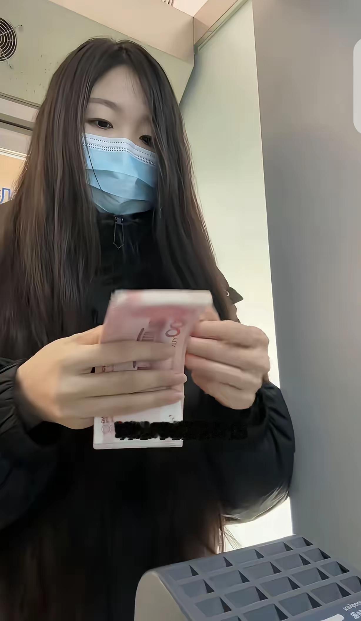 “咋有这么聪明的人！”90后女子4年攒50万，分享“阶梯存钱法”，网友看完沉默了