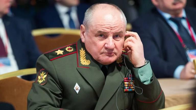 突发新闻：

俄罗斯前国防部副部长帕维尔·波波夫在一桩欺诈和贿赂案中被判处19年