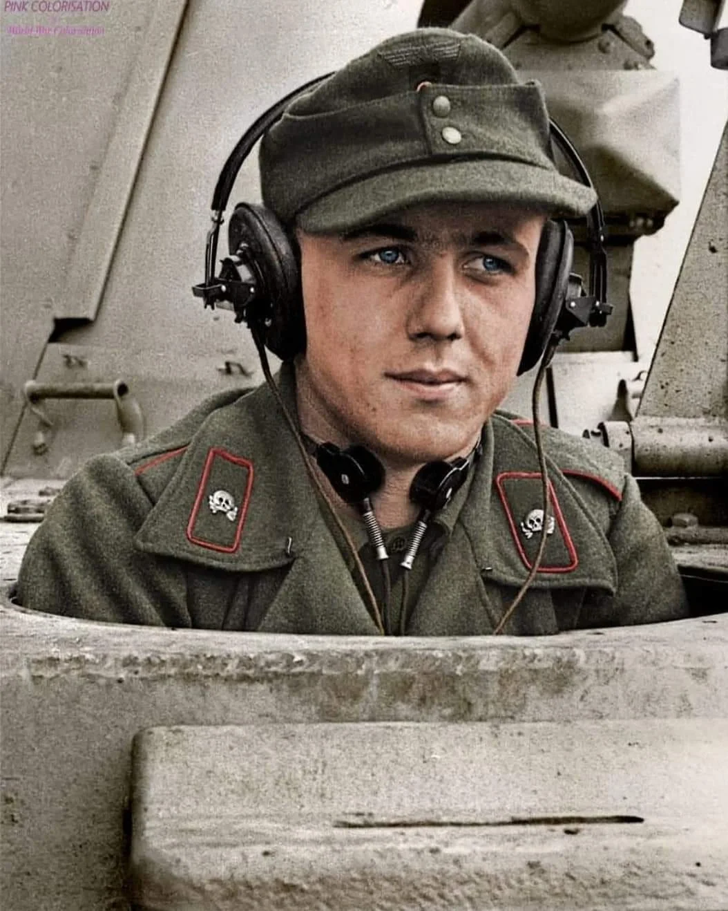 1944年2月，德国空军第19师的黄鼠狼III坦克指挥官在比利时埃克洛...