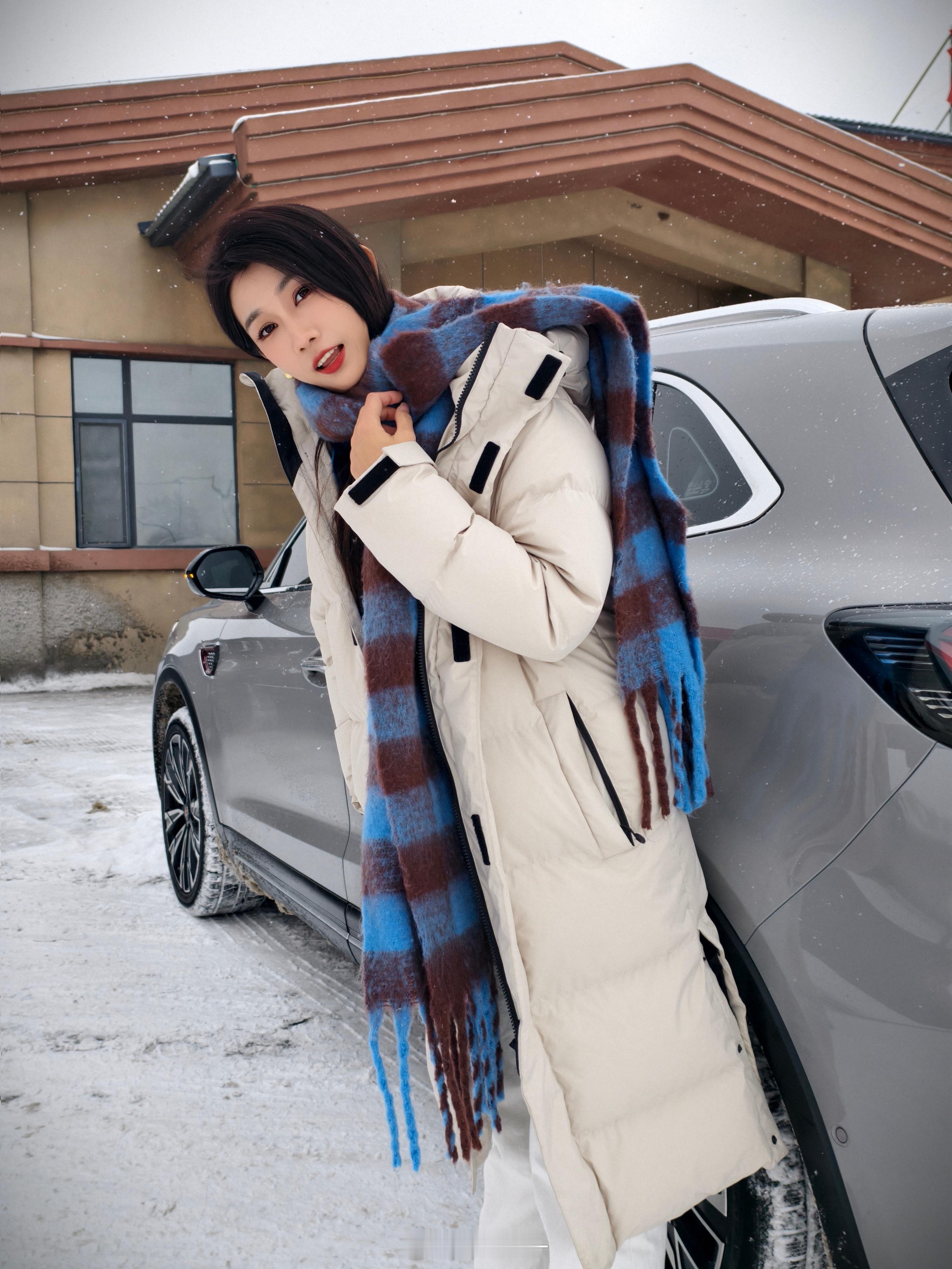 好喜欢领克这个羽绒服~去年在牙克石参加领克冰雪驾控给的800蓬 超级暖和还有背带