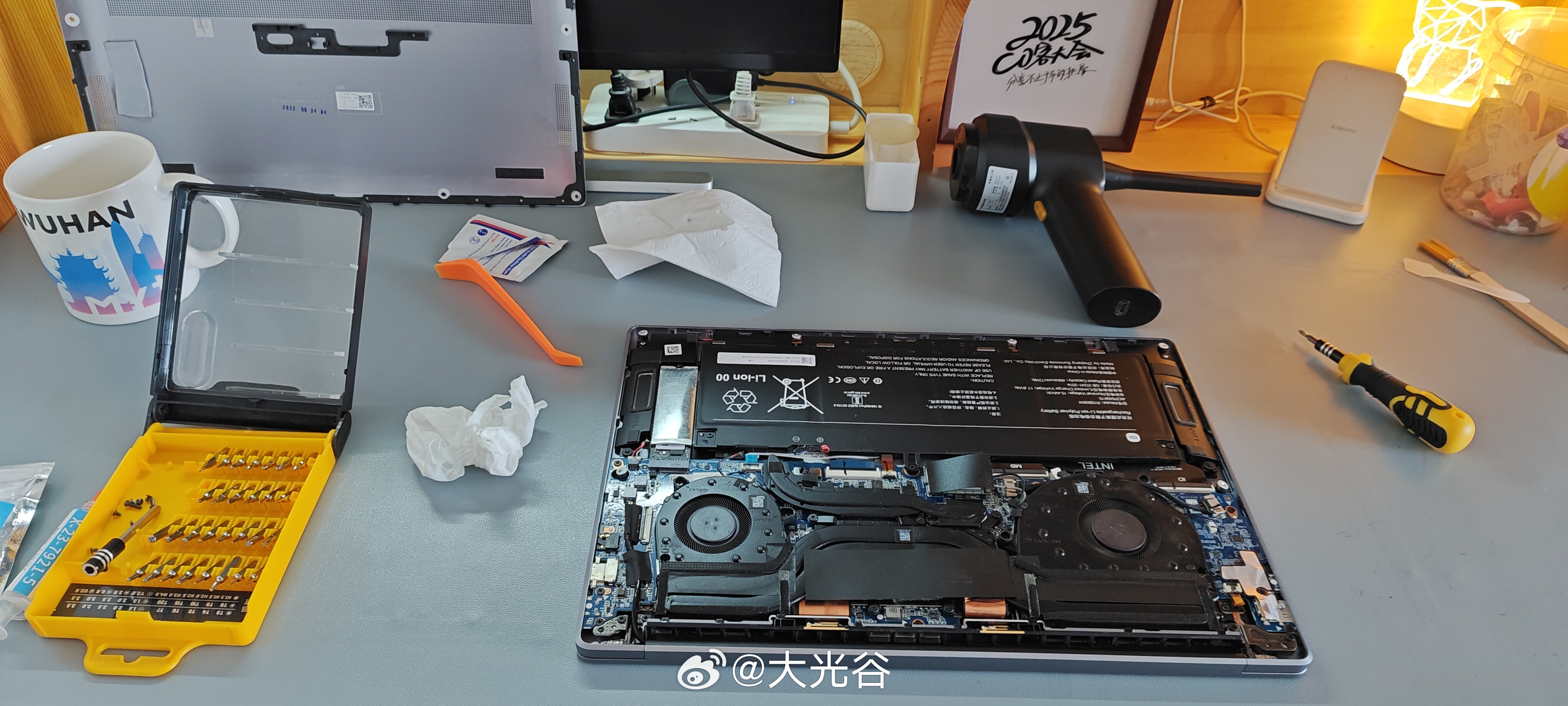 听说电脑现在很贵，拆开清清再继续用！ 武汉