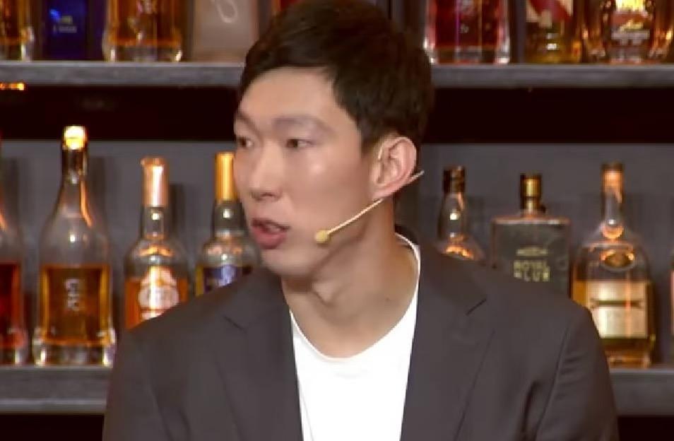 周琦这刚被淘汰，就解说NBA的比赛了！
CBA半决赛，北京首钢1-3不敌上海男篮